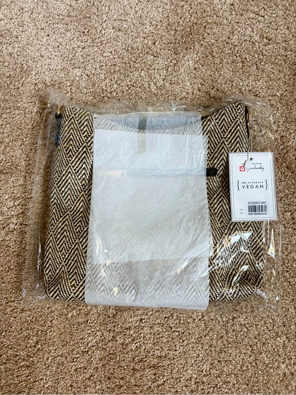 Jen & Co Emma Vegan Arrowhead Crossbody Bag